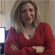 Soutien scolaire comprenant les langues. Je suis polyglotte et peux vous aider notamment en français, rédaction et synthèse